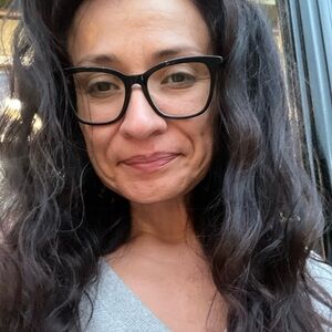 Meet your Posher, Desiree